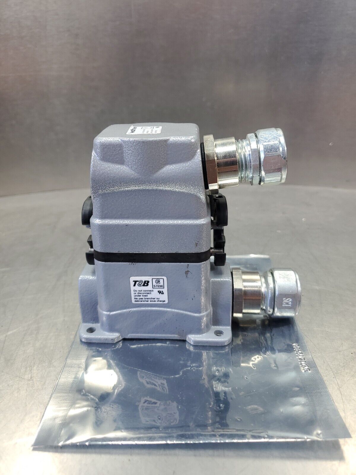 Thomas&Betts BB 406 MV Base w/Walther NASH 606 Top.                      4B