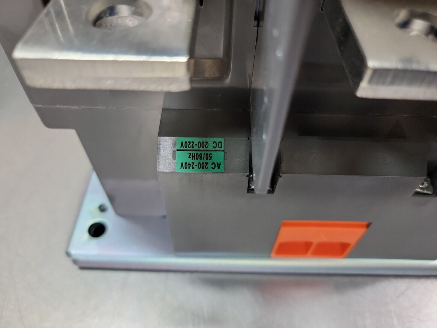 CARLO GAVAZZI  CC500  CONTACTOR  500AMP 200-240VAC or 200-220VDC Coil loc. 4C