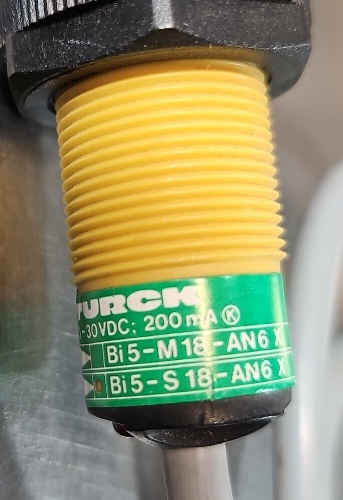 TURCK Bi5-S18-AN6X Proximity Switch.                                    Loc5E-20
