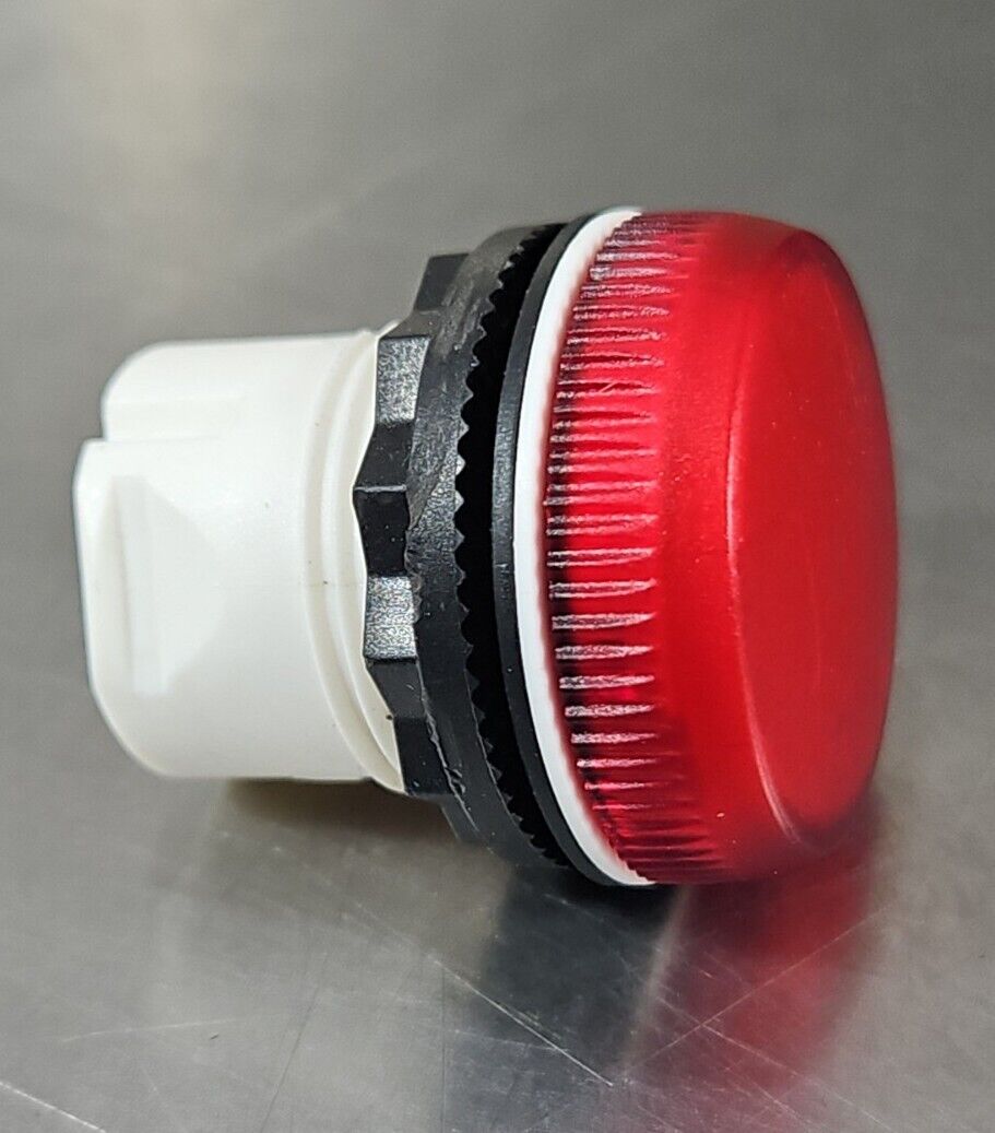 Allen-Bradley 800FP-LF3 Illuminated Plastic Push Button RED Lens.       Loc 4E-4