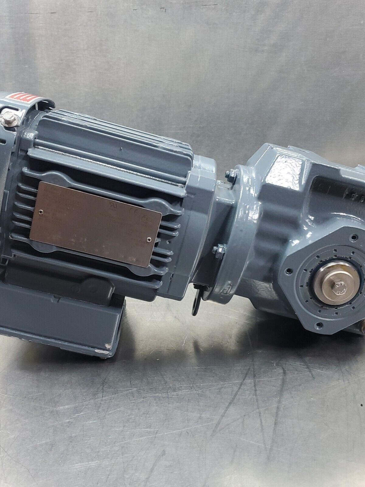 SEW EURODRIVE SAF37 DRS71M4 40.7236643603.0001.15 0.55kW 1690RPM Motor.       1E