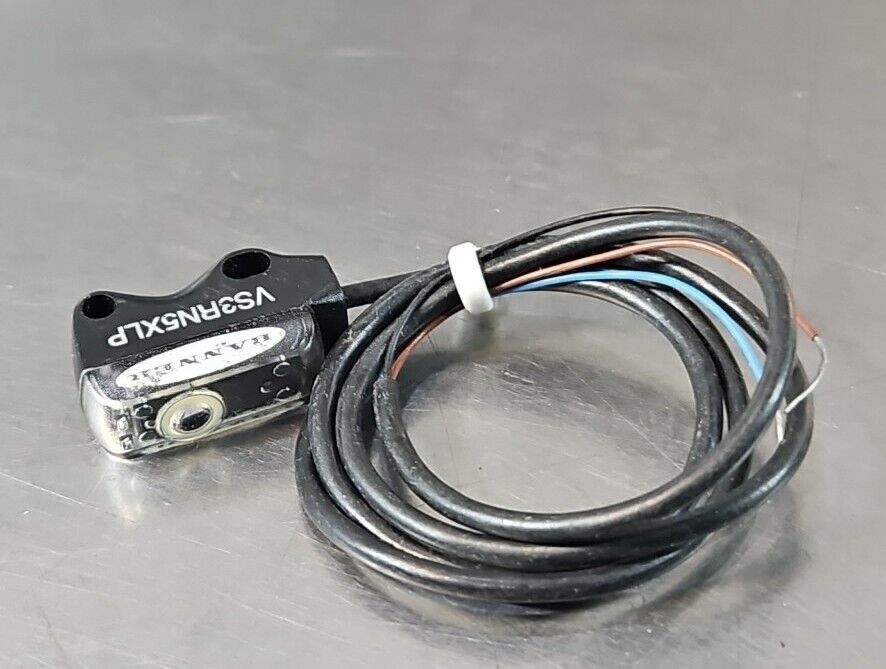 BANNER VS3RN5XLP PHOTOELECTRIC SENSOR.                                 Loc5E-19