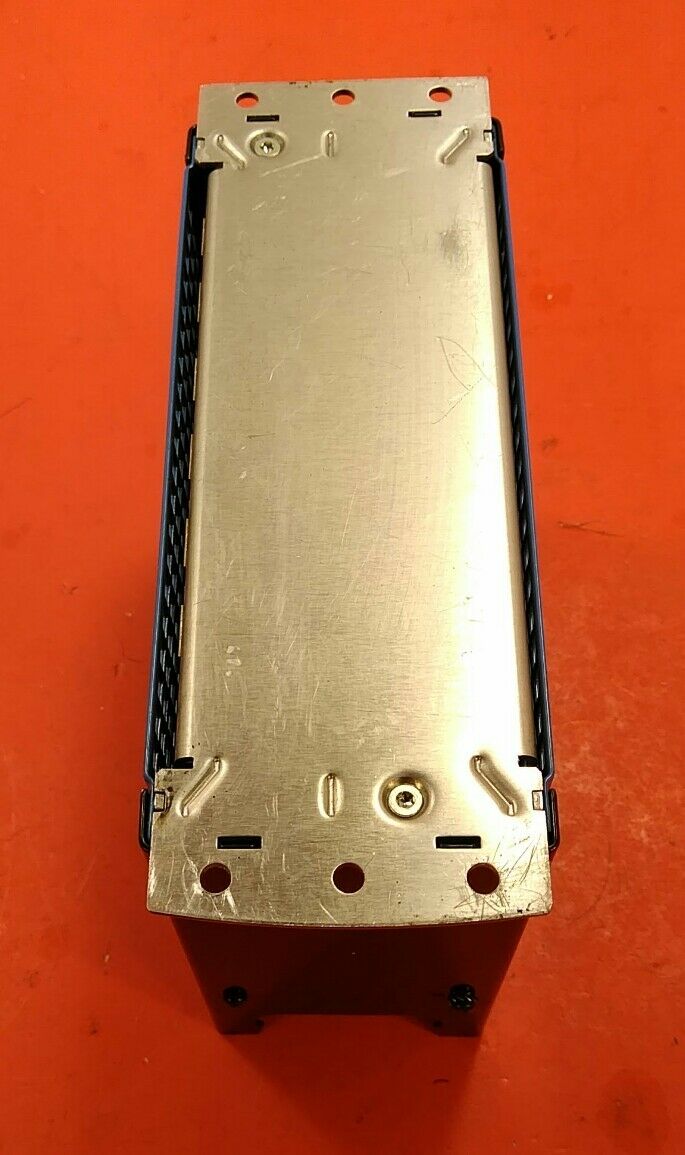 Warner AC Drive SM3101-0000 In: 110VAC Out: 3 X 0-110v 3.2A 0.375kW  1A