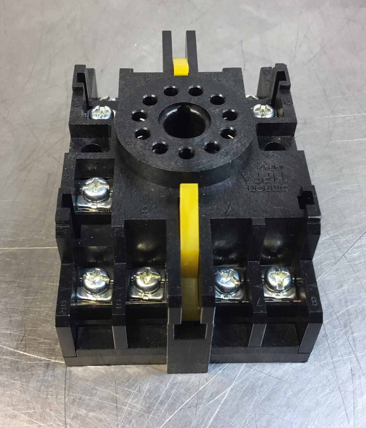 OMRON 11PFA Electromechanical Relay Socket 11Pins     4H