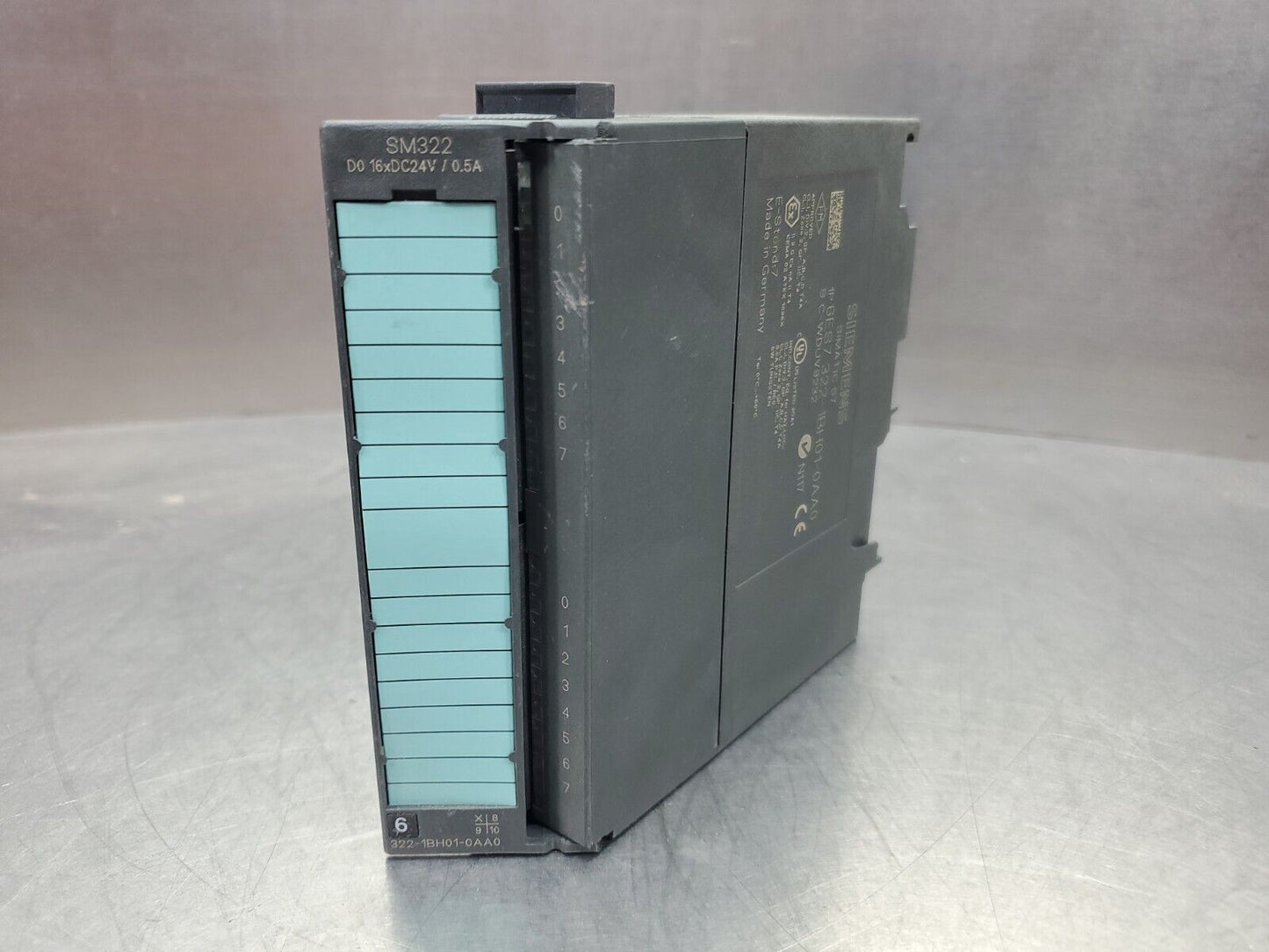 SIEMENS SIMATIC S7 6ES7 322-1BH01-0AA0 Output Module.                      3D-25