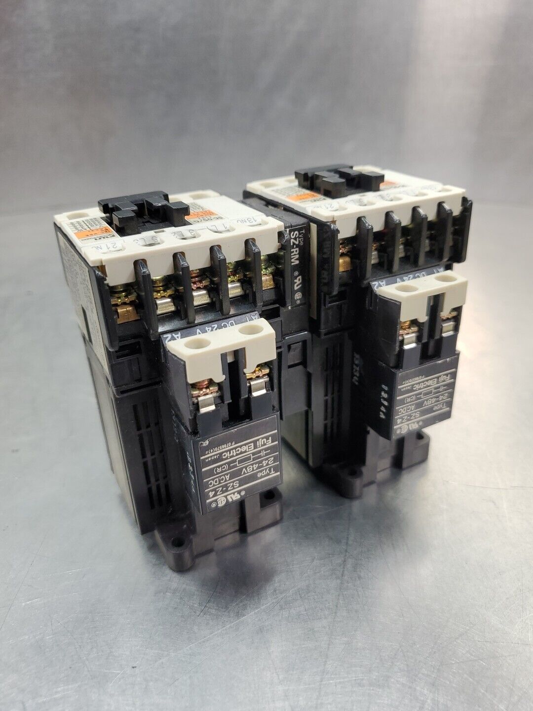 Fuji SC-05/G Contactor Block w/SZ-RM Module.                               4B-23