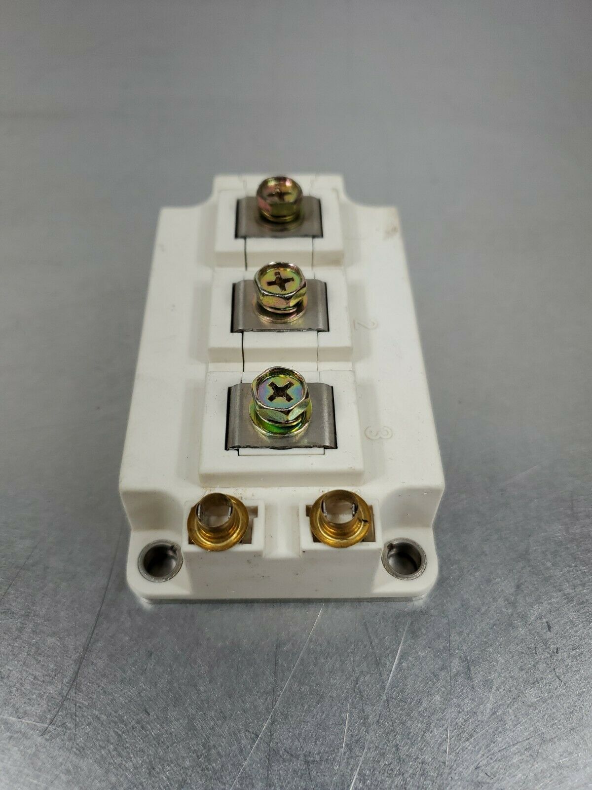 Infineon IGBT module BSM200GB120DLC.              3H