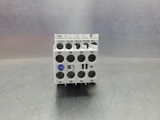 Allen-Bradley 100-K05*10 Ser A Contactor w/100-KFC40 Block.                4D-20