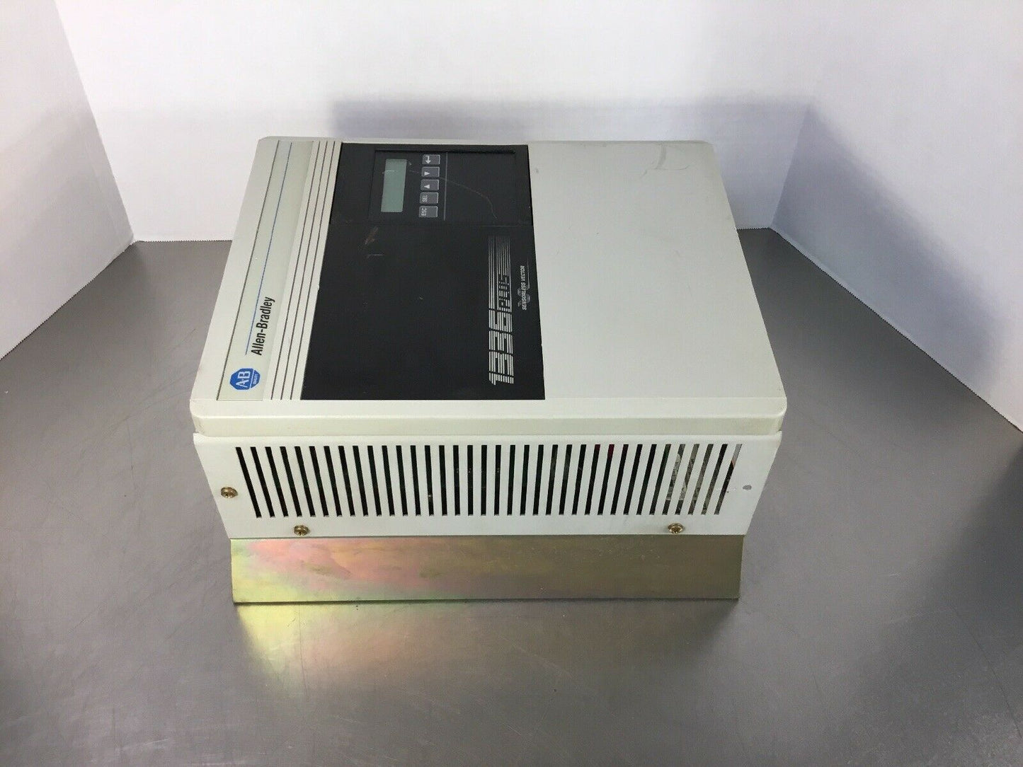 ALLEN BRADLEY 1336S-BRF75-AE-IT4 /E 1336 PLUS AC DRIVE 480VAC    Loc.1A