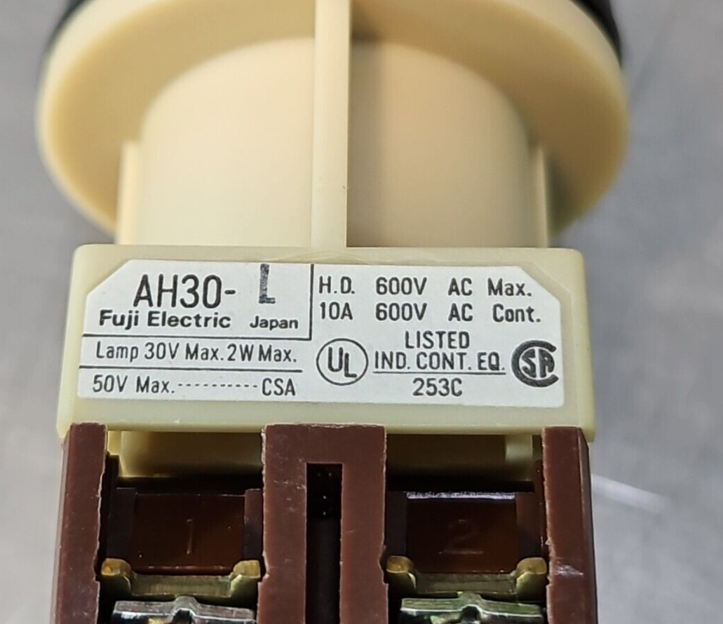 FUJI Electric AH30-L-R11L3 Command Switch.                             Loc4B-26