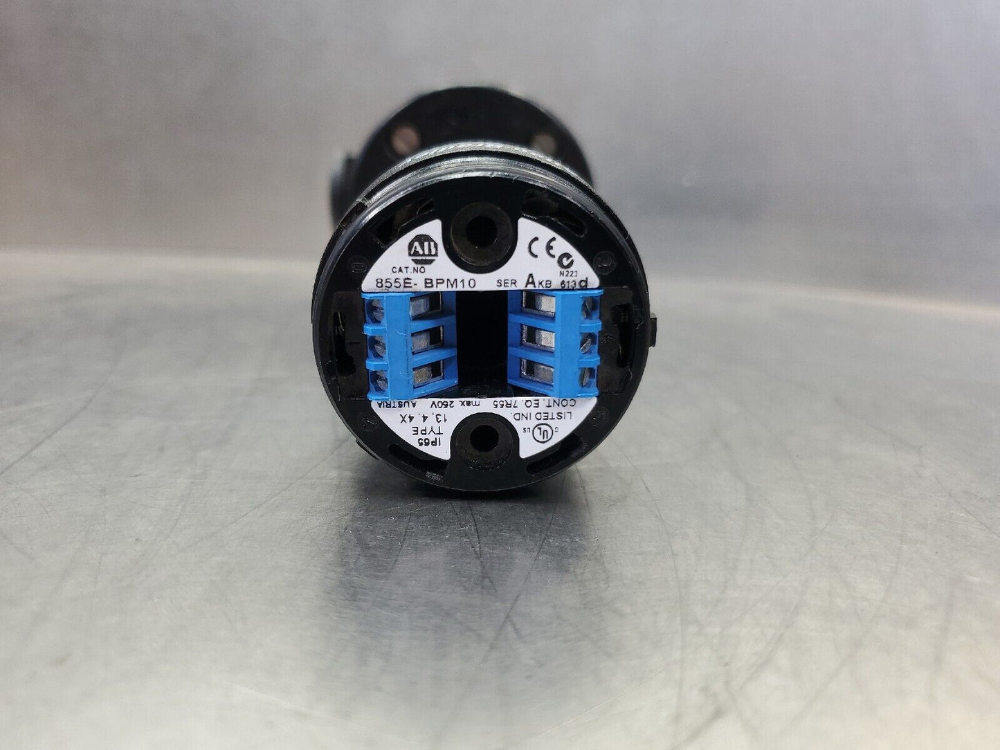 Allen Bradley 855E-BPM10 Ser. A Stack Light Base w/Mounting Bracket.          3A