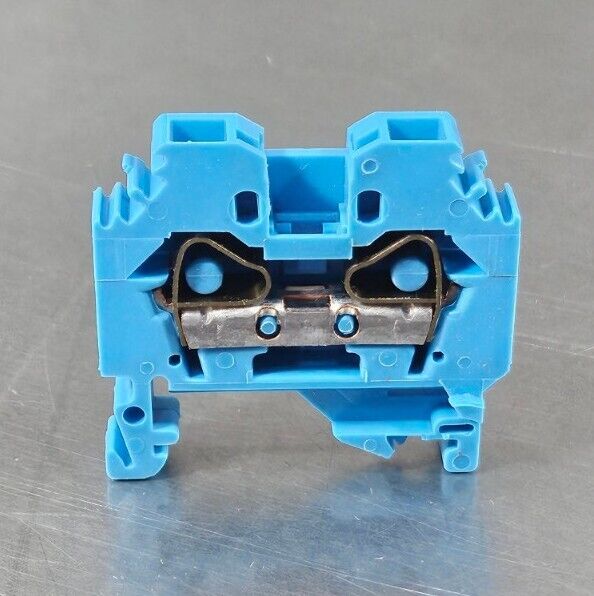 WAGO 282-104 Screwless Clamping Systems. Box with 21.                   Loc 3D-3