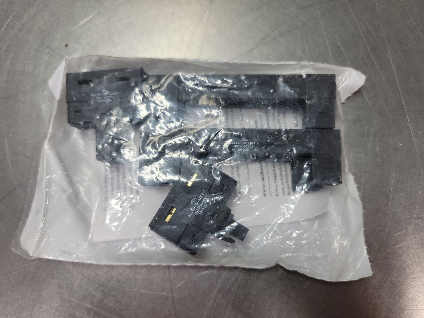 ALLEN BRADLEY 2198-H070-DP-T SER. A Kinetix 5500 Fr3 DC Control Conn loc.4B2