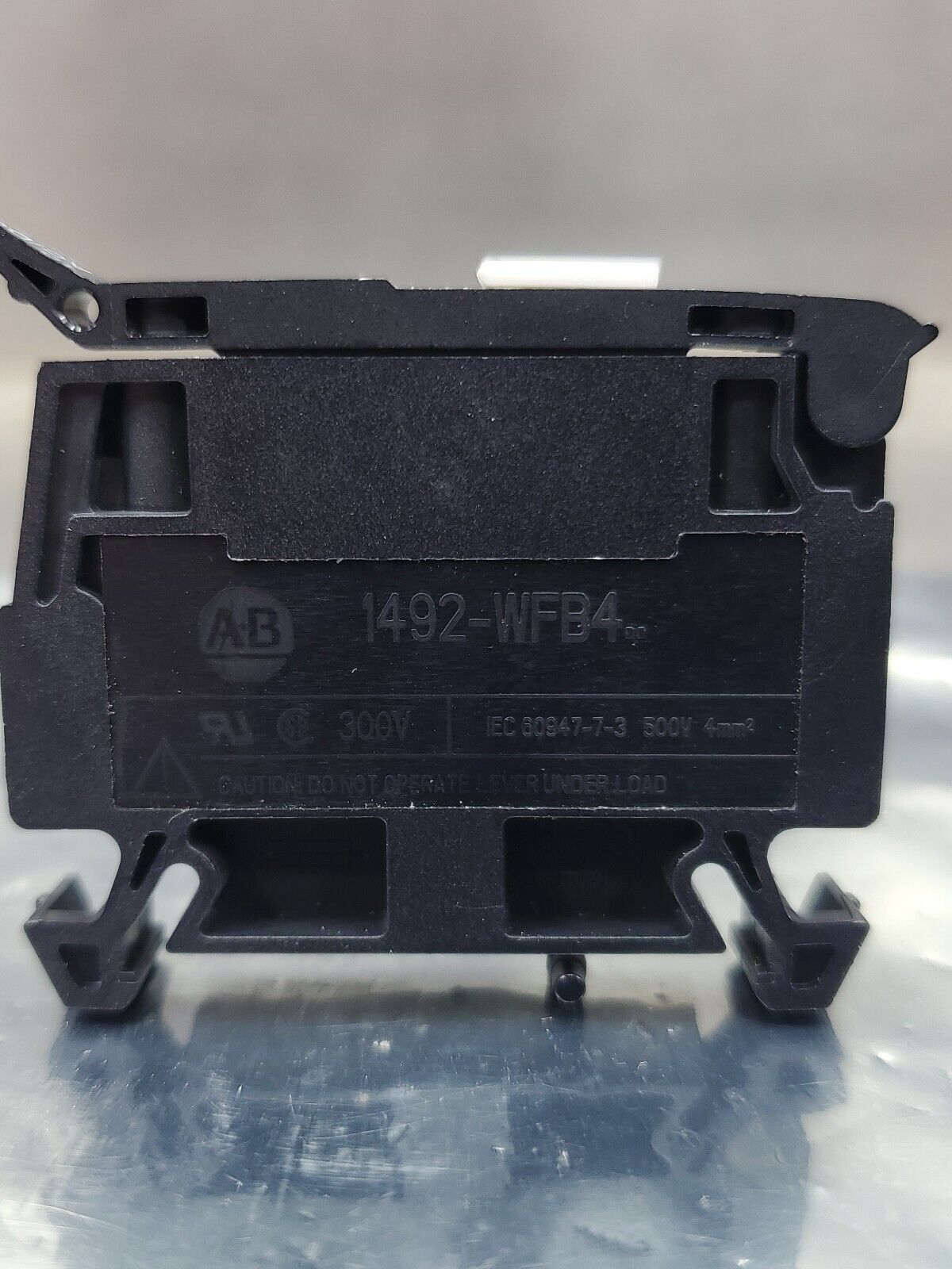 Allen Bradley 1492-WFB4 Fuse Holder -  Red Indicator 1492WFB4.                4H