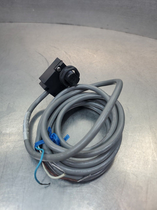 Banner Engineering SE612LV EconoBeam Photoelectric Sensor.                 3E-26