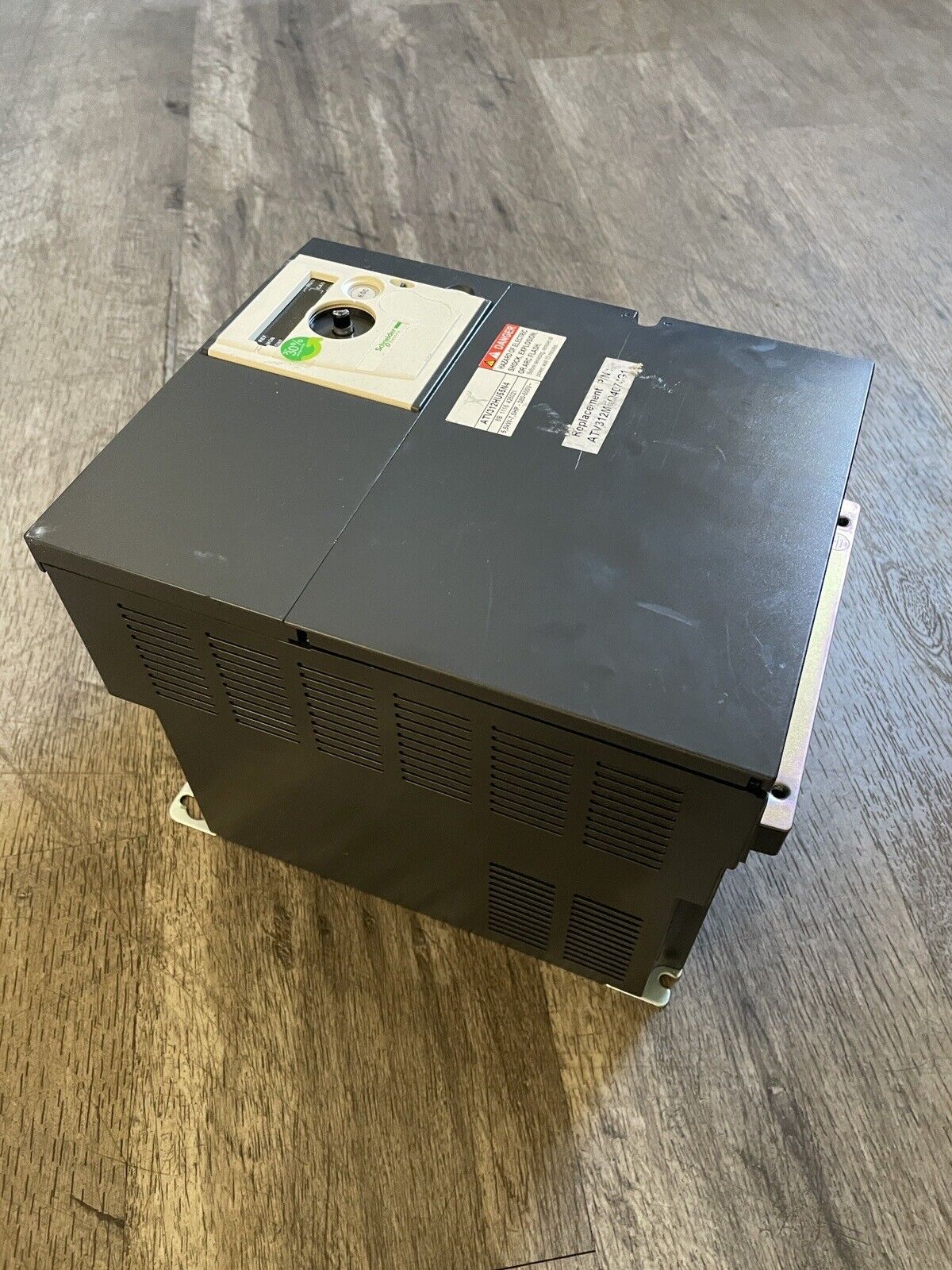 ATV312HU55N4 Variator Speed 5,5 Kw 7,5HP 232W 380-500V 3 Phase @2A