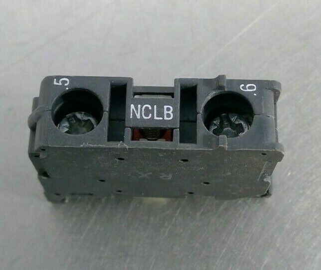 Allen-Bradley - 800F-X01L Series A - Contact Block                            4D