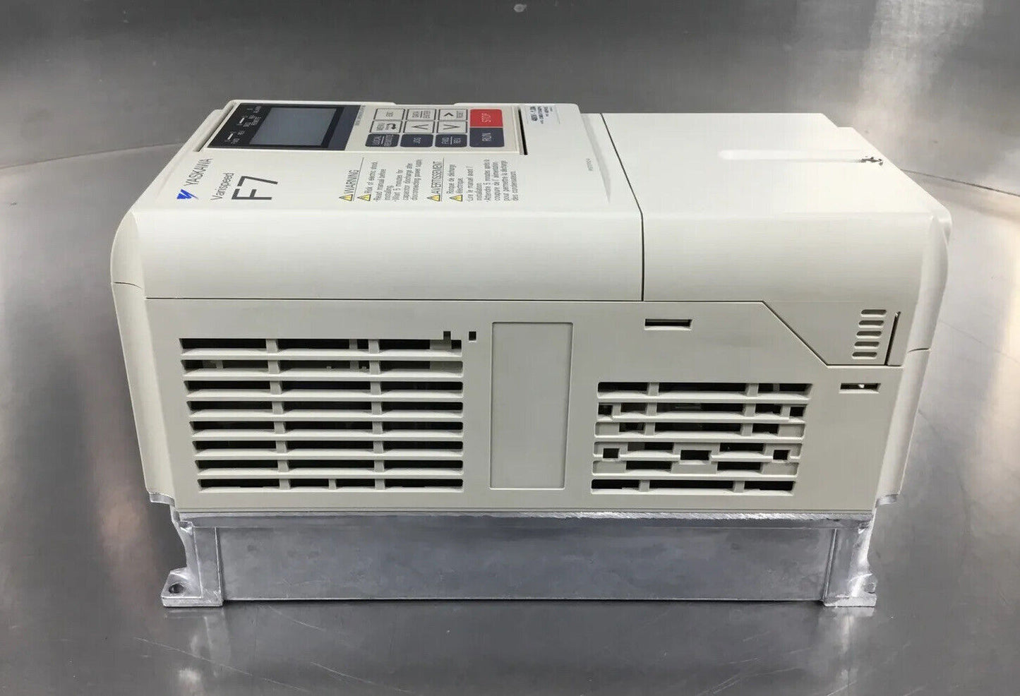 YASKAWA ELECTRIC  CIMR-F7U40P41E  Vari-Speed F7 Drive 3Ph 0-480VAC 1.8A   1B