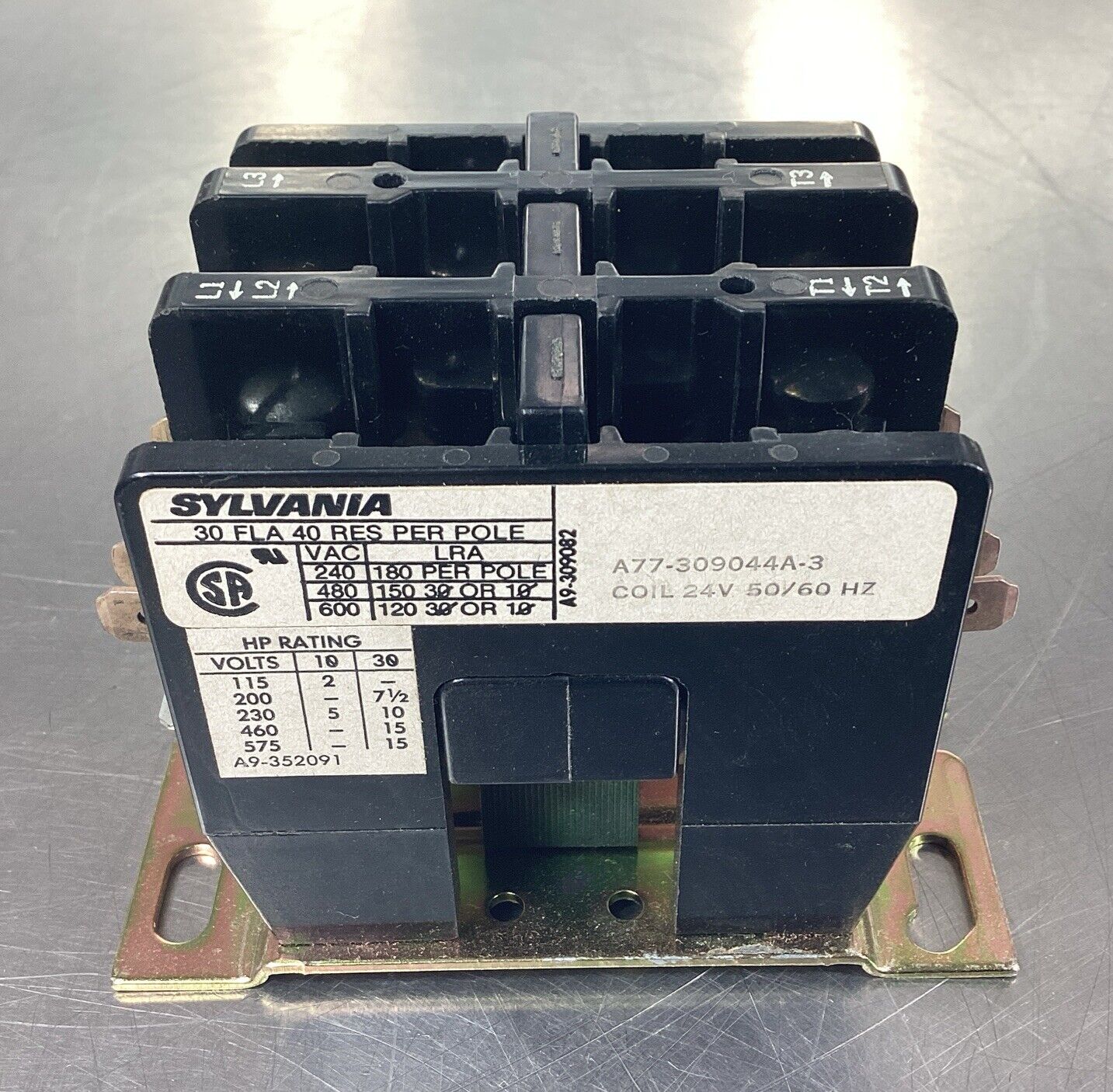 SYLVANIA  DP3C303-24  CONTACTOR 30 AMP  A77-309044A-3  3P 24V Coil     4E-34
