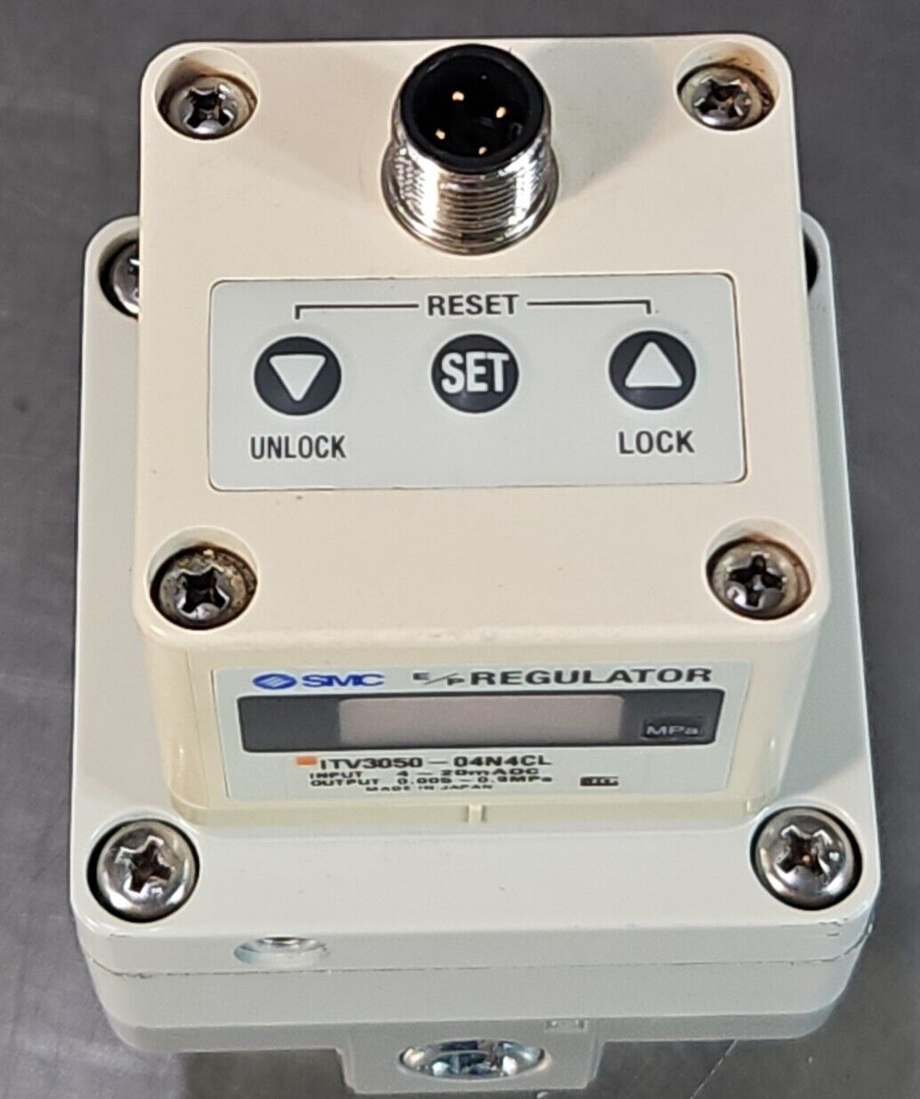 SMC ITV3050-04N4CL Pneumatic Pressure Regulator.                            6E-8