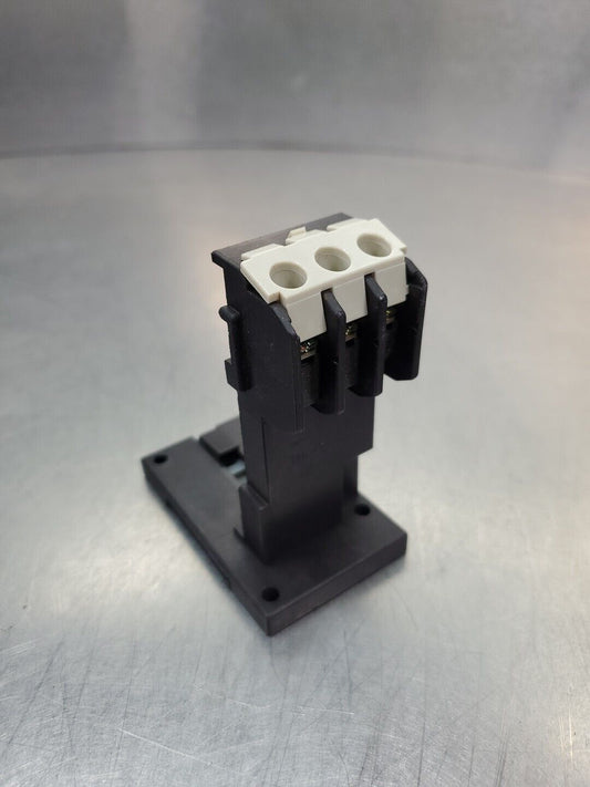Fuji SZ-HB Thermal Overload Relay Independent Mounting Base.               4E-26