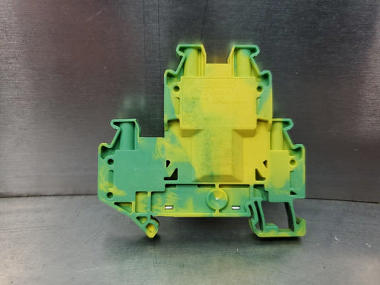 Phoenix Contact Typ UTTB 4-PE Terminal Block.                               4D-8