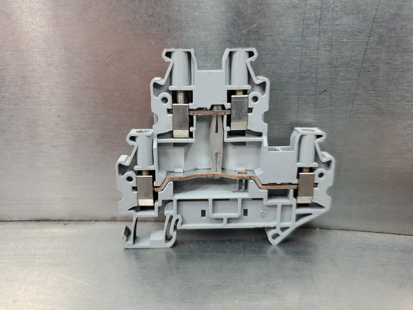 Phoenix Contact Typ UTTB 4 Terminal Block.                                  4D-8