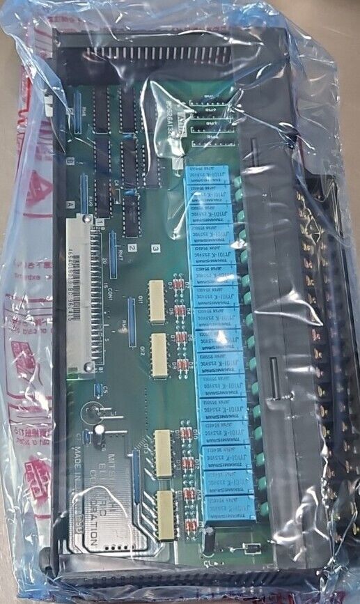 Mitsubishi MELSEC AY11A Relay Output Module.                           Loc3B-32