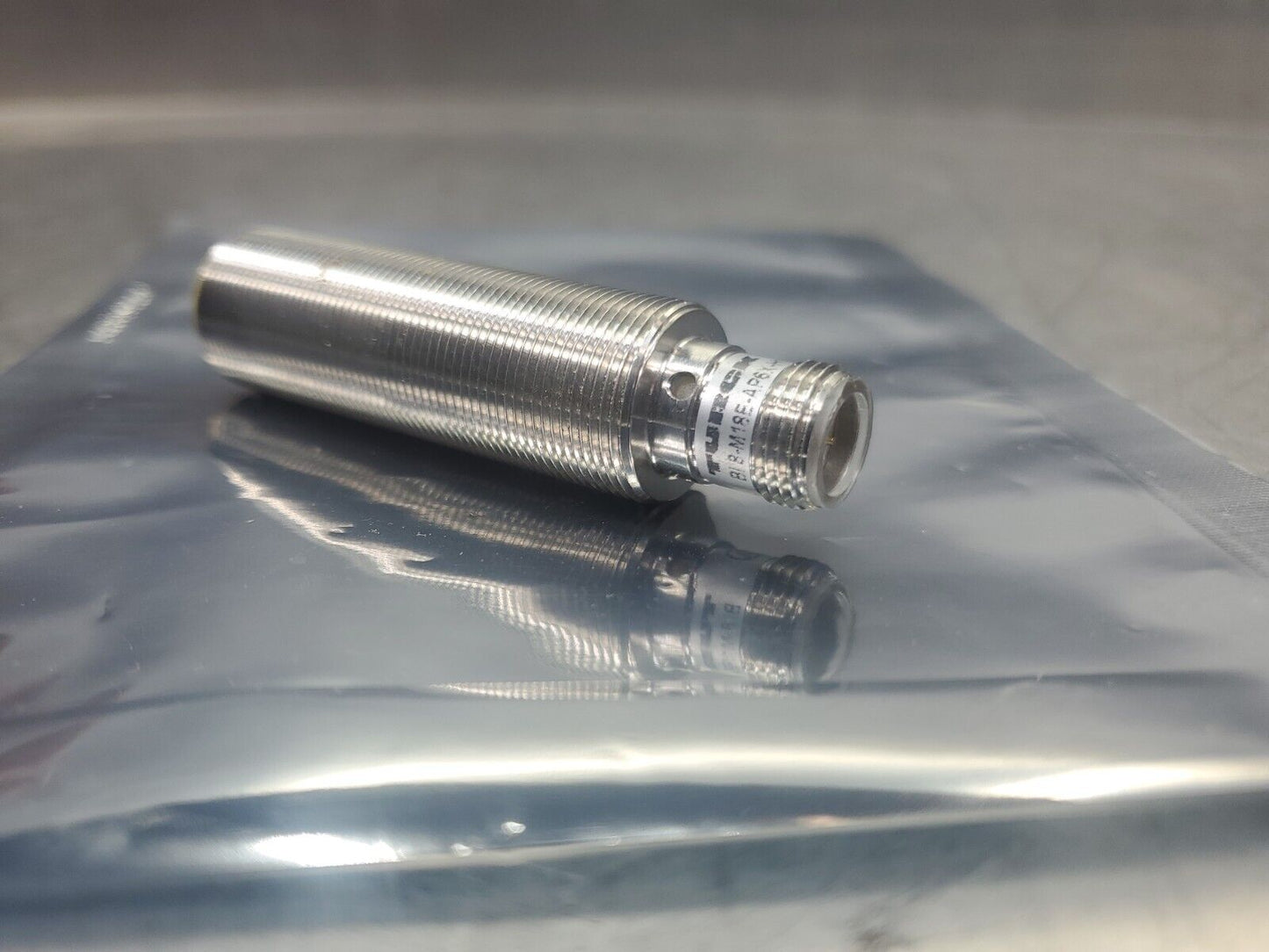 TURCK BI 8-M18E-AP6X-H1141 Proximity Sensor.                                5-E2