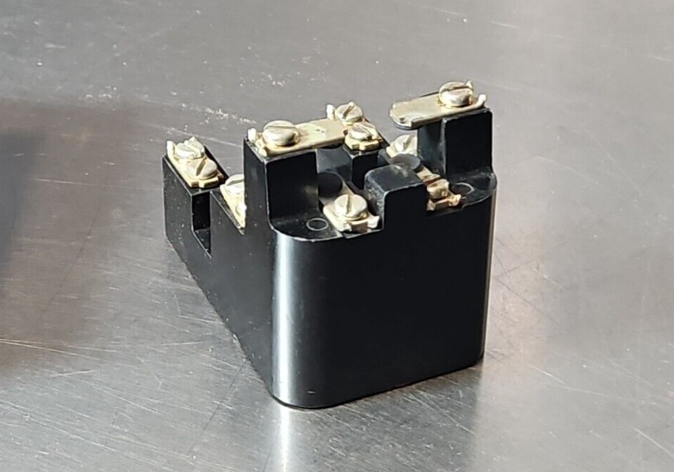 General Electric CR2790E100A base for relay.                    Loc4E15