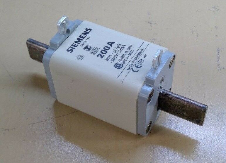 SIEMENS 3NA2 140 - LV HRC-FUSE LINKS (box of 3)                               4C