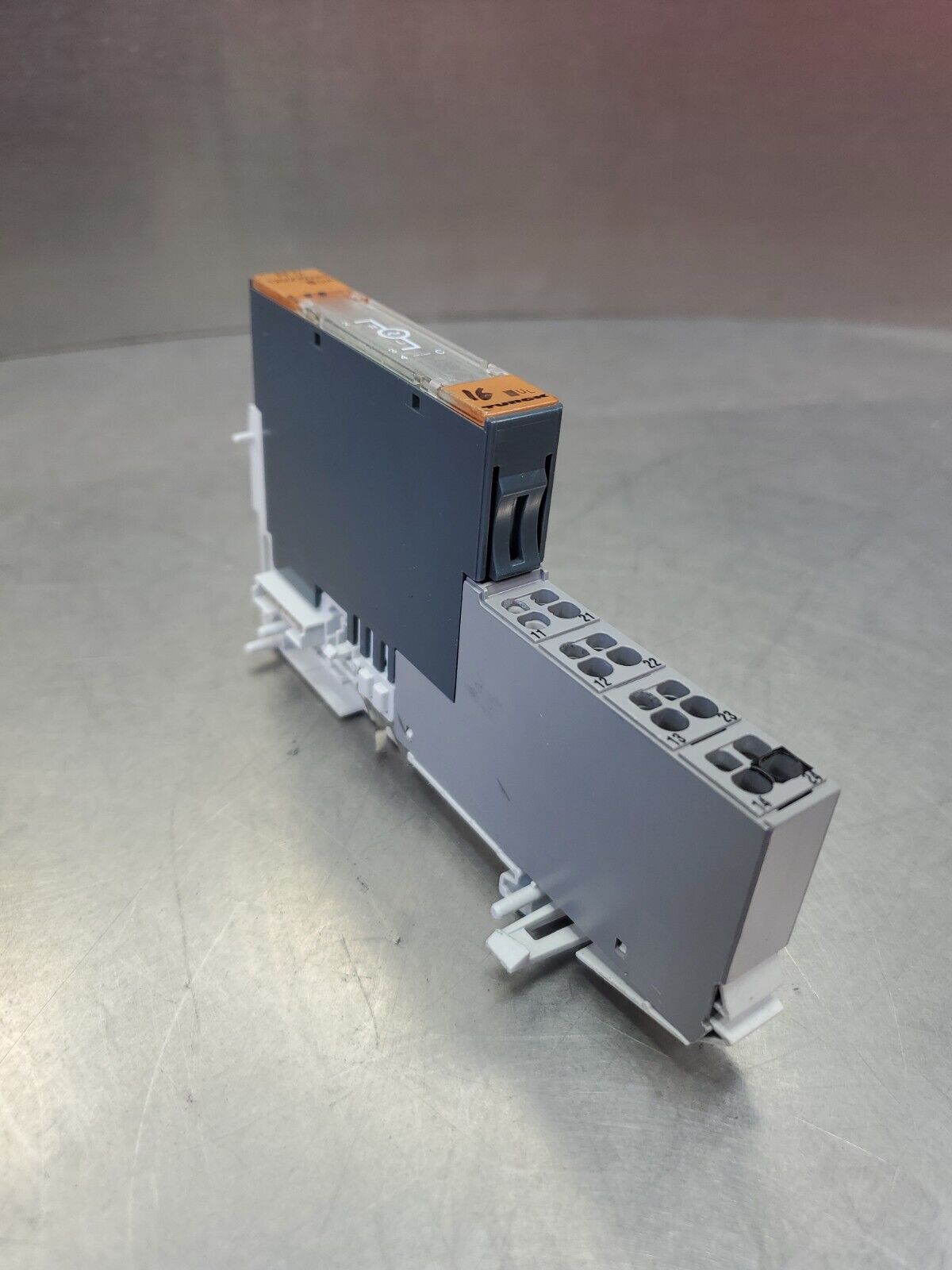 TURCK BL20-PF-120/230VAC-D POWER FEEDING MODULE.                           3D-28