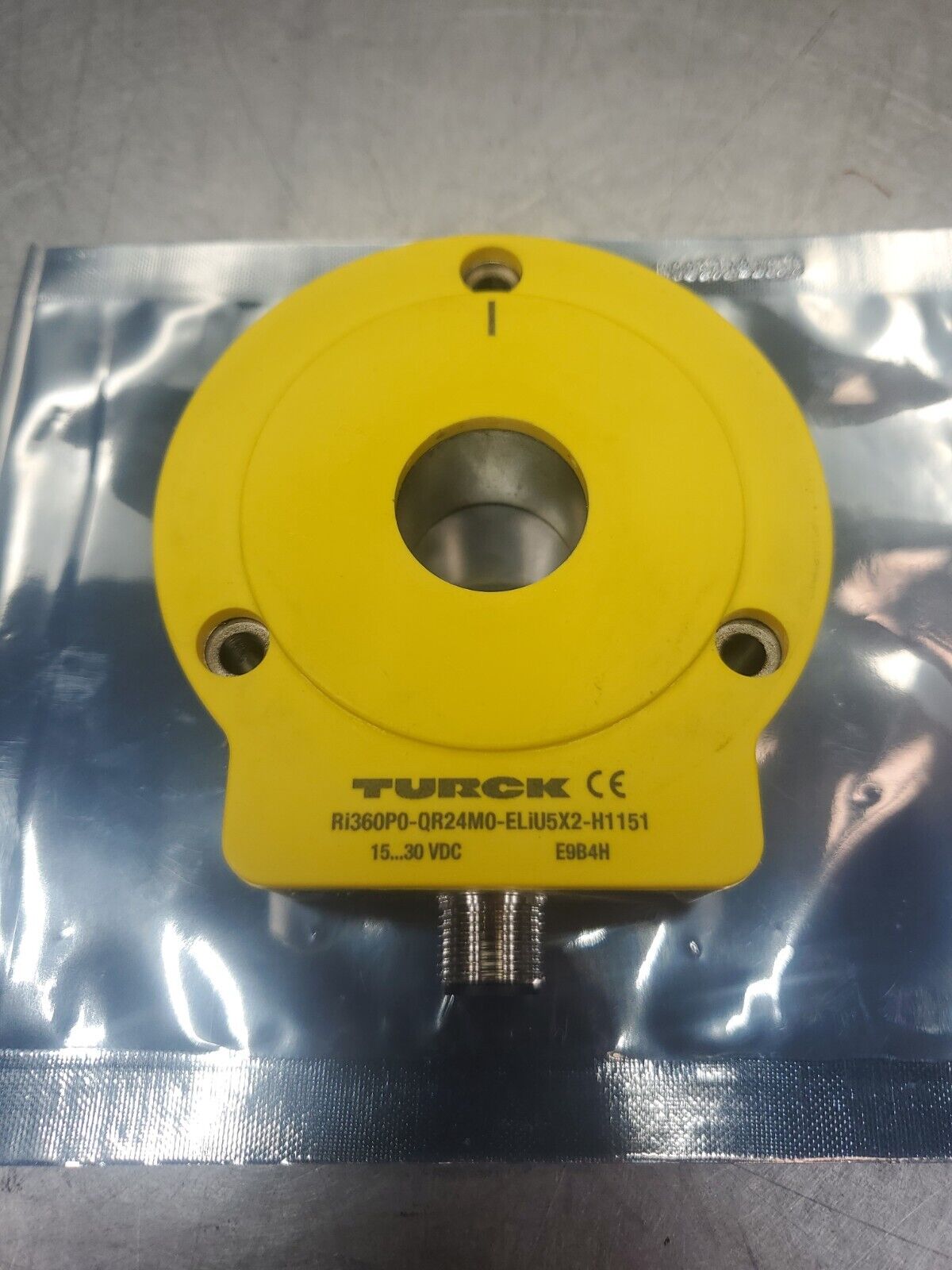TURCK Ri360P0-QR24M0-ELiU5X2-H1151 15-30VDC (E9B4H) Sensor Module.            5E