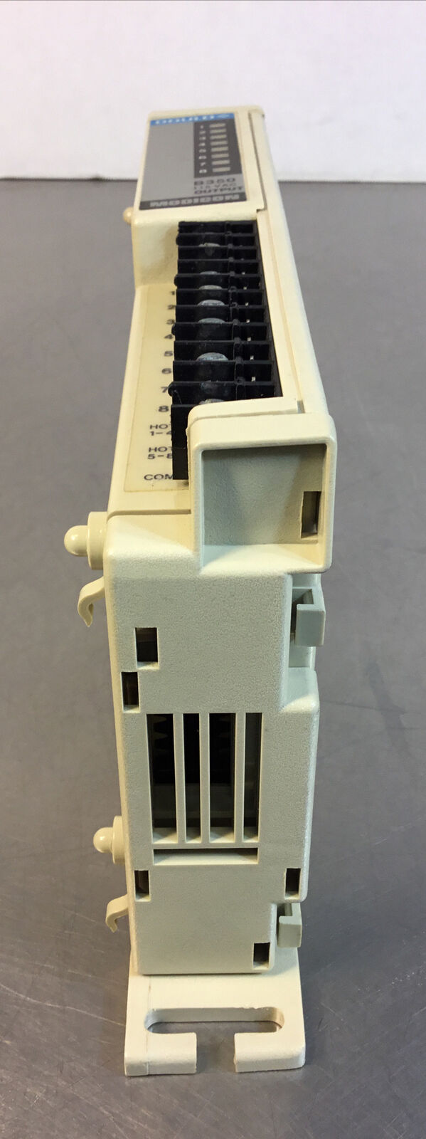Gould  AS-B350-001  Modicon Output Module 115 VAC    Loc.3A-1