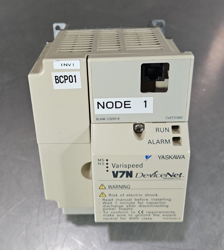 YASKAWA CIMR-V7NU40P4 PRG:0011 380-460VAC 2.4A NSMP.                       1B-17