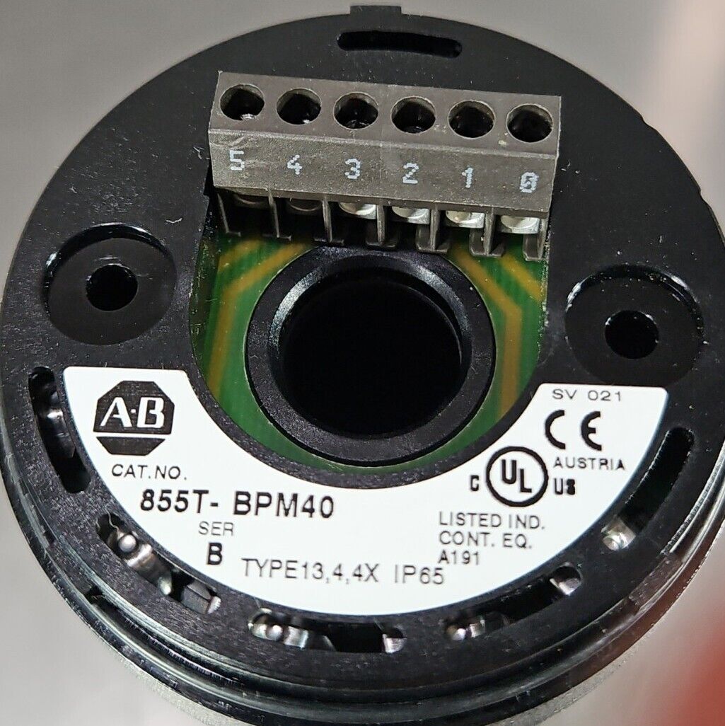 Allen-Bradley 855TBPM40 Ser B Stack Light 8".                          Loc4C-18