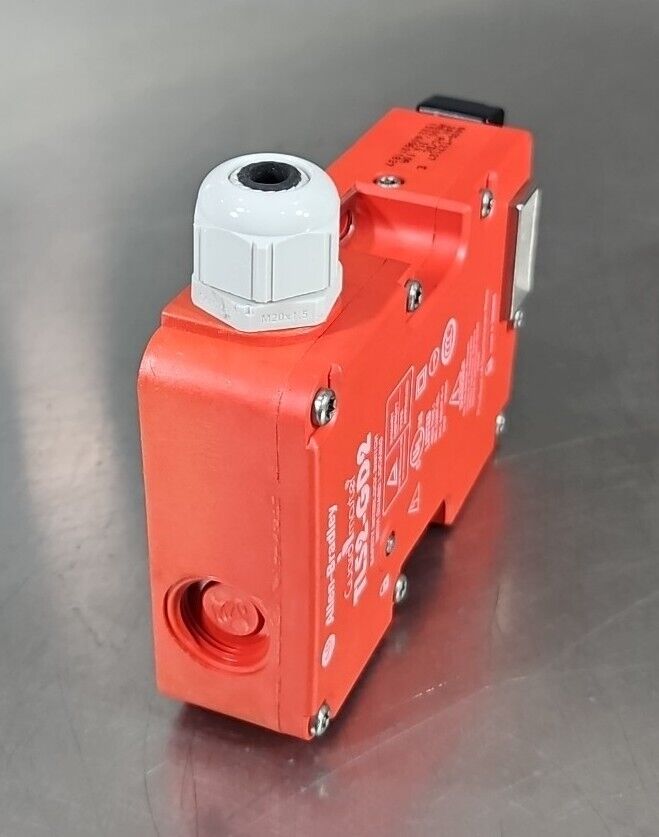 Allen-Bradley TLS2-GD2 / 440G-T27126 Ser E. with slot key.              Loc5D-15