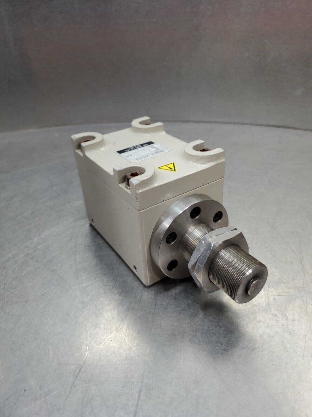 ONO SOKKI MP-209 Magnetic Detector Module.                                 6E-17