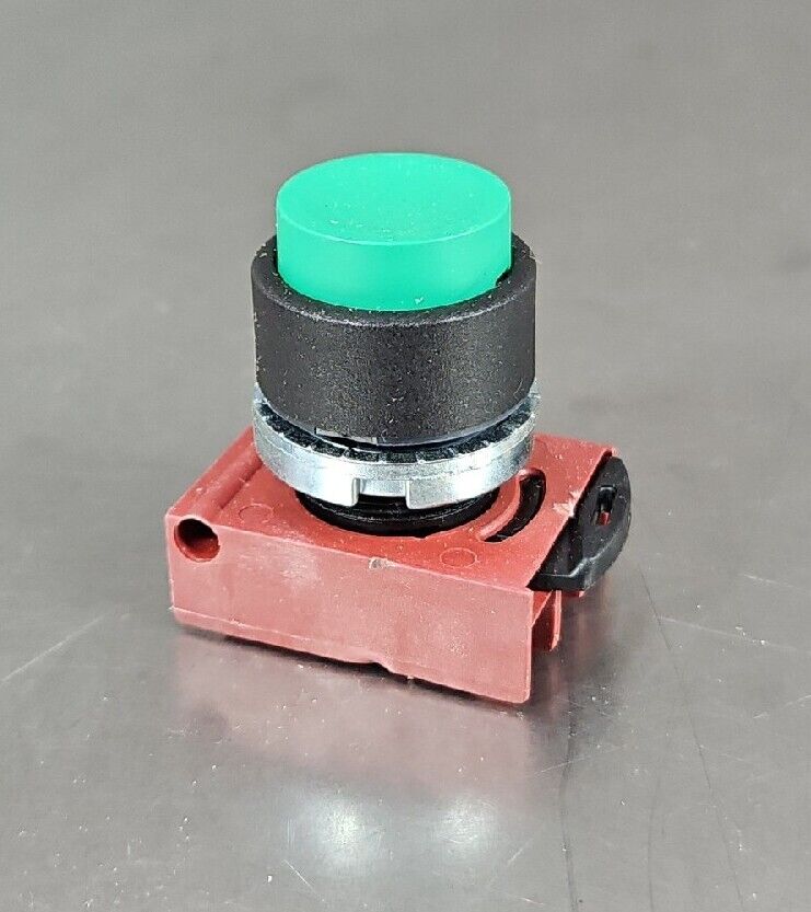 GE P9XPNVS ROUND PLASTIC OPERGREEN Pushbutton Switch                    Loc 4E-6