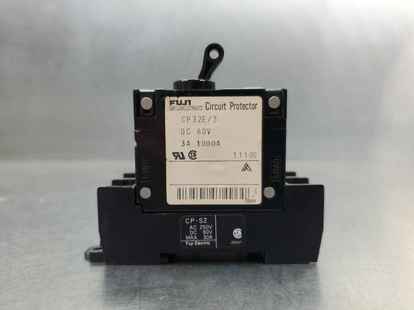 Fuji CP 32E/3 60VDC 3A Circuit Protector.                                  4E-24