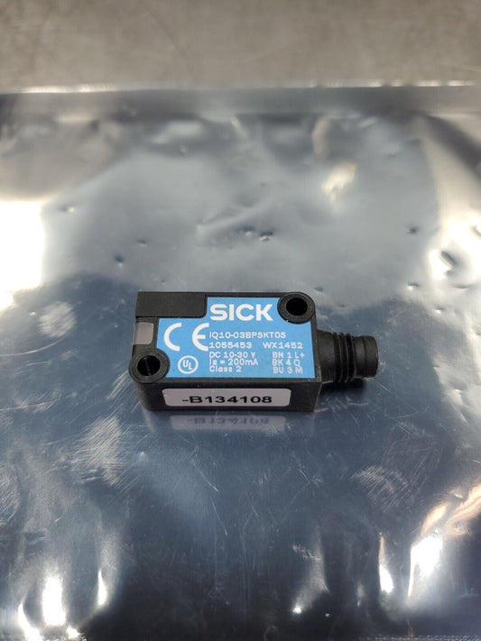 SICK IQ10-03BPSKT0S 10-30V DC Sensor Module.                                5D-5