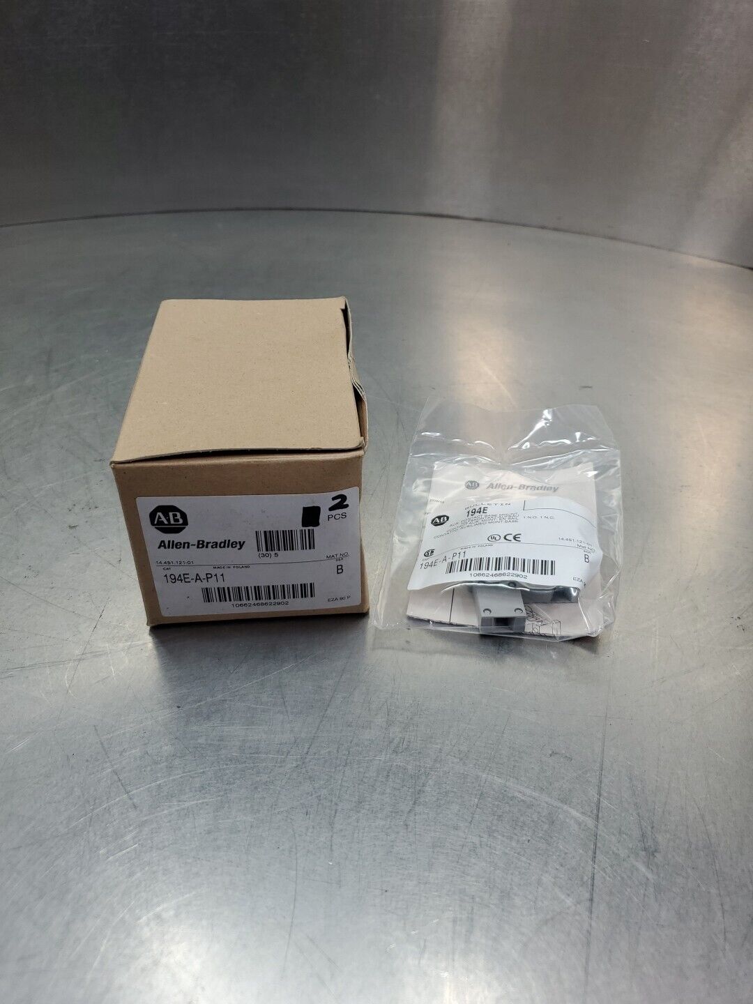 ALLEN-BRADLEY 194E-A-P11 SER B AUXILIARY CONTACT BASE MOUNT, Lot of 2.     4D-24