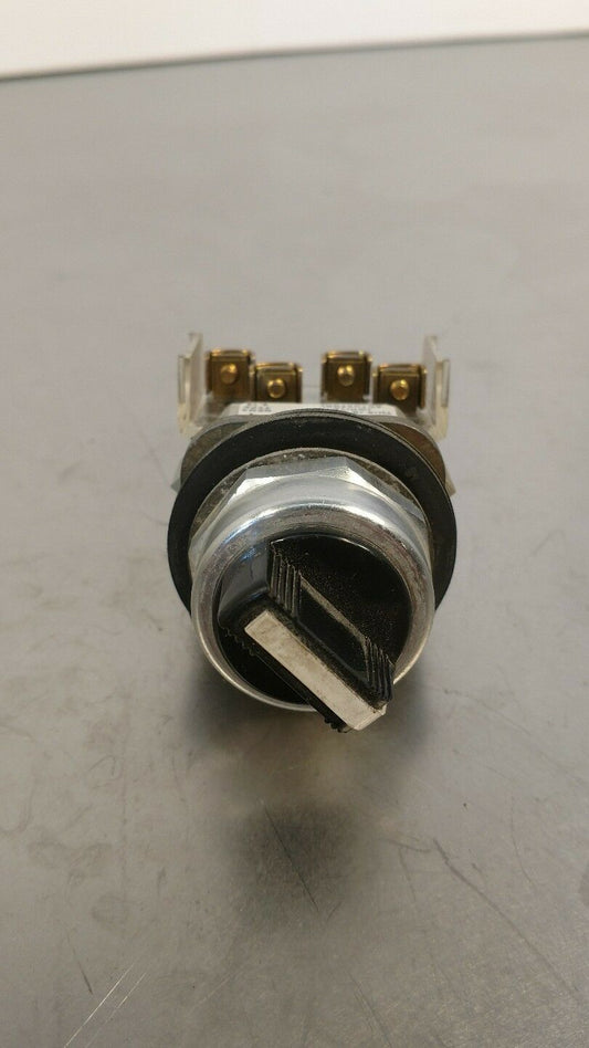 ALLEN BRADLEY 800T-H2 Black Selector Switch 4A