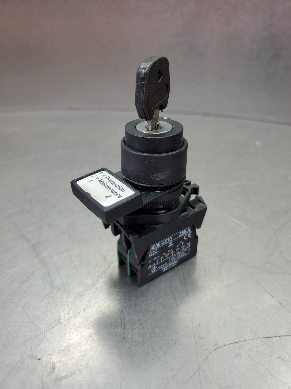 Allen Bradley 800E-3X10 Ser. A KeySwitch  2-Contact Unit.                  4D-18