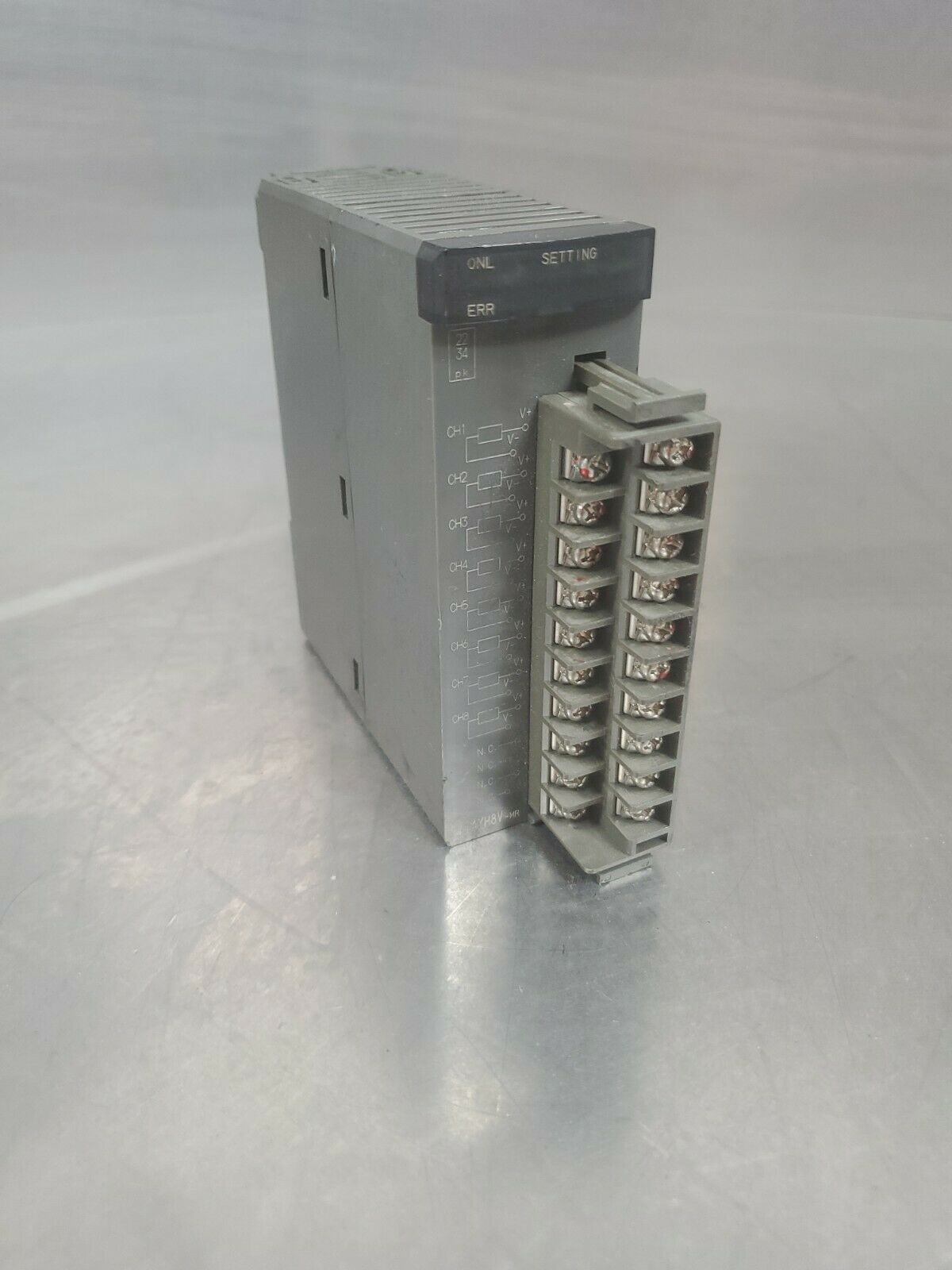 Fuji Electric Analog output module NP1AYH8V-MRZ4                           4D