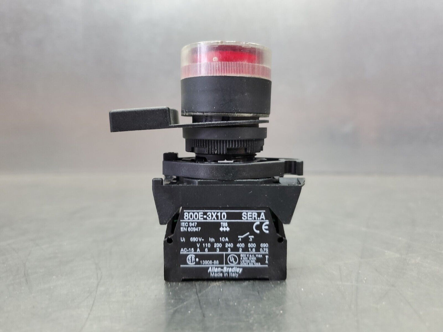 Allen Bradley 800E-3X10 Pushbutton 3-Contact Red STOP Button.              4D-18