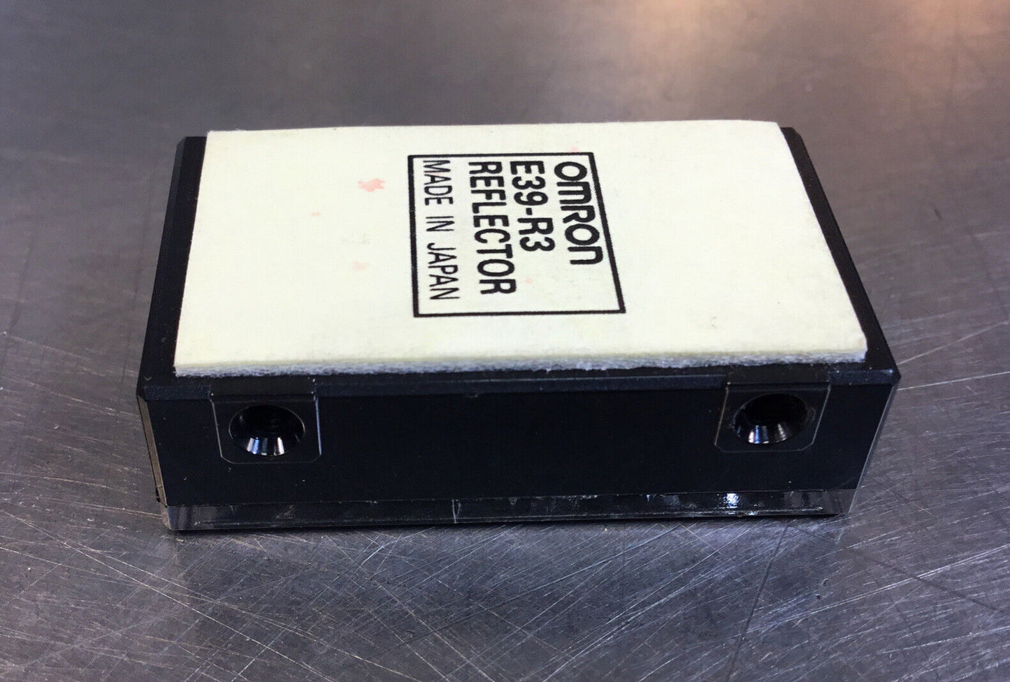 OMRON  E39-R3  PHOTOELECTRIC SENSOR SWITCH REFLECTOR    3D-20