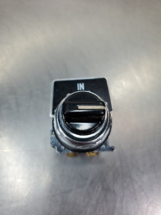 Cutler-Hammer 10250T 250/600V Rotary Selector Pushbutton.                  4E-21