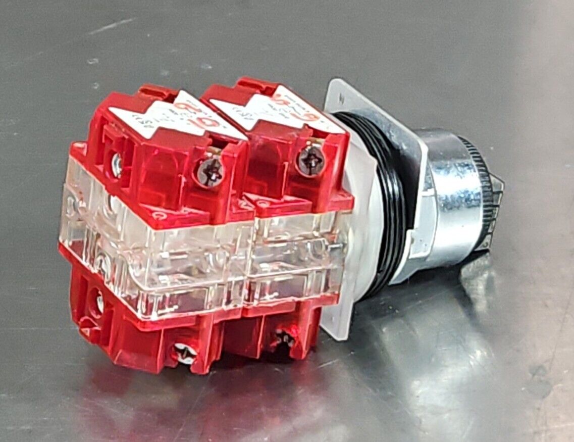 Schneider Electric NSB 9001KA3 Contact Blocks.                         Loc4C-17