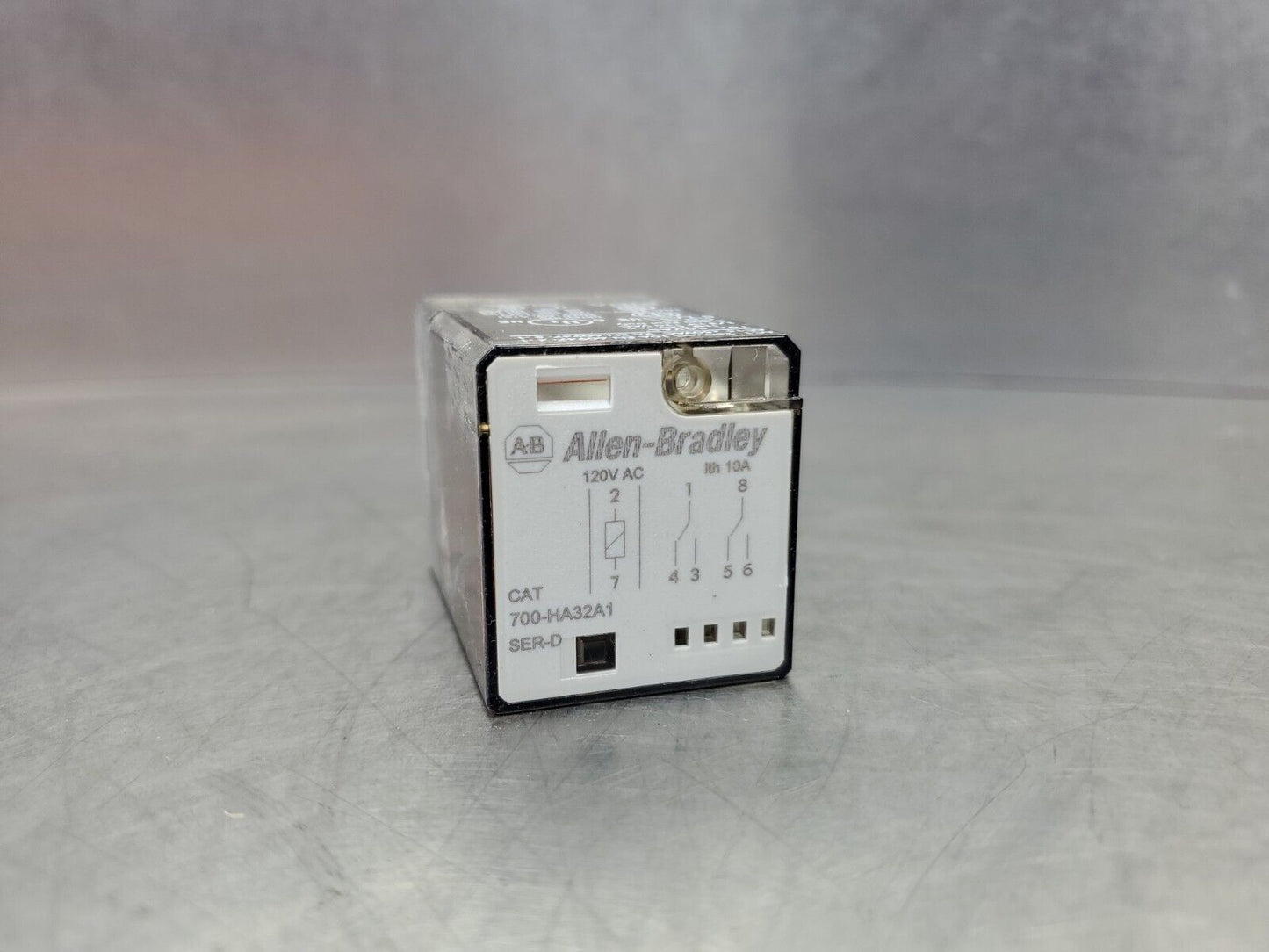 Allen Bradley 700-HA32A1 Ser D.  Relay - 120V AC 10A                  4E-21